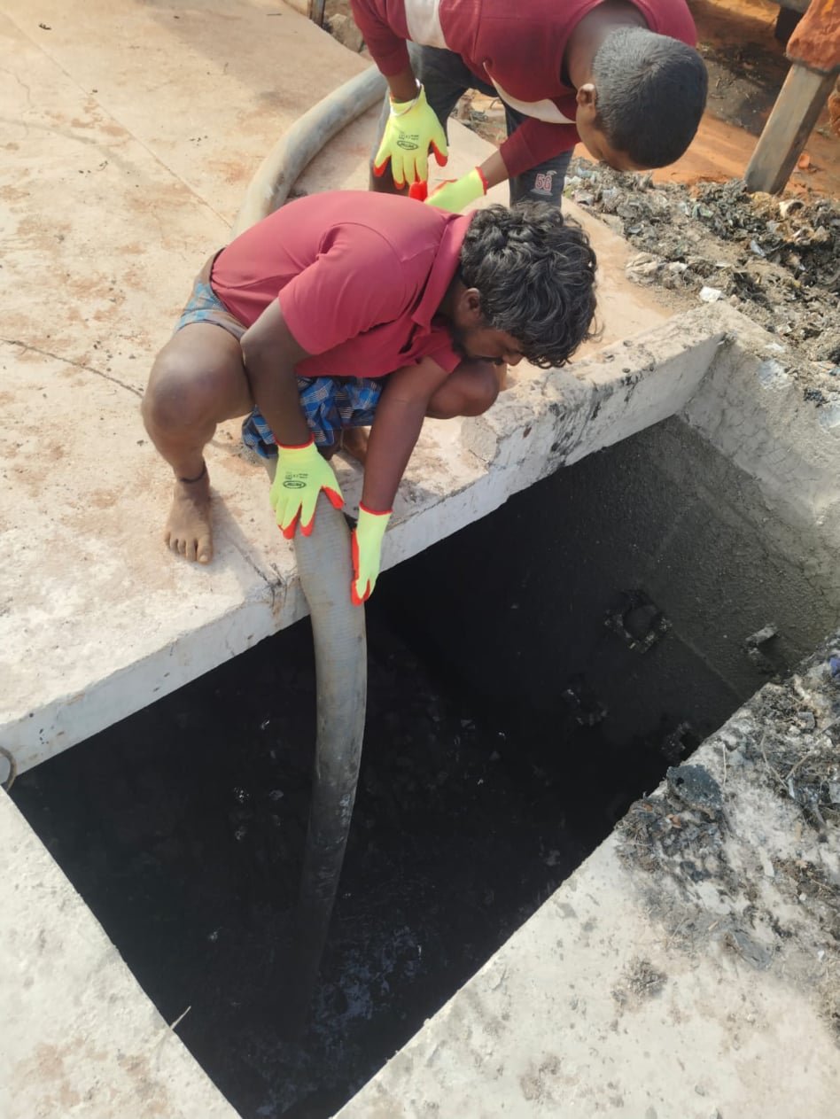 Manhole Cleaning